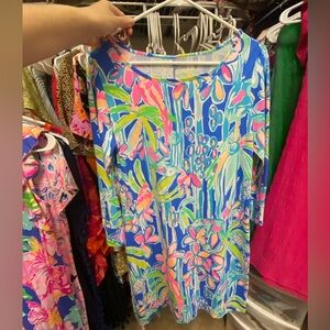 Lilly Pulitzer dress size medium.